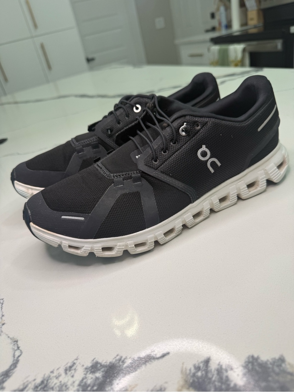 On Running Cloud 6 Men's Shoes Size 10 Black White Sneakers 3MF10070299